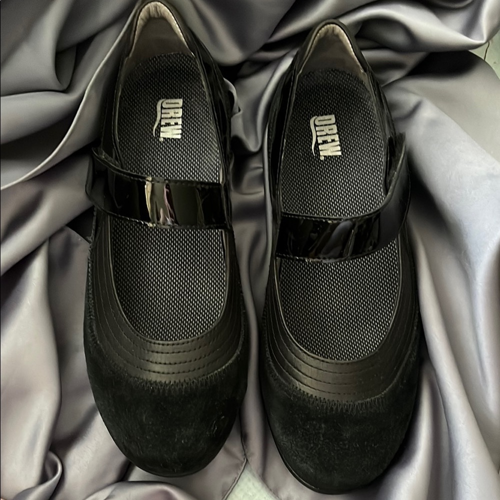 DREW Women's Black Patent Mary Jane Flats